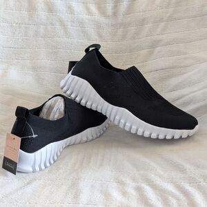bernie mev. Black Slip-On Sneakers with White Soles